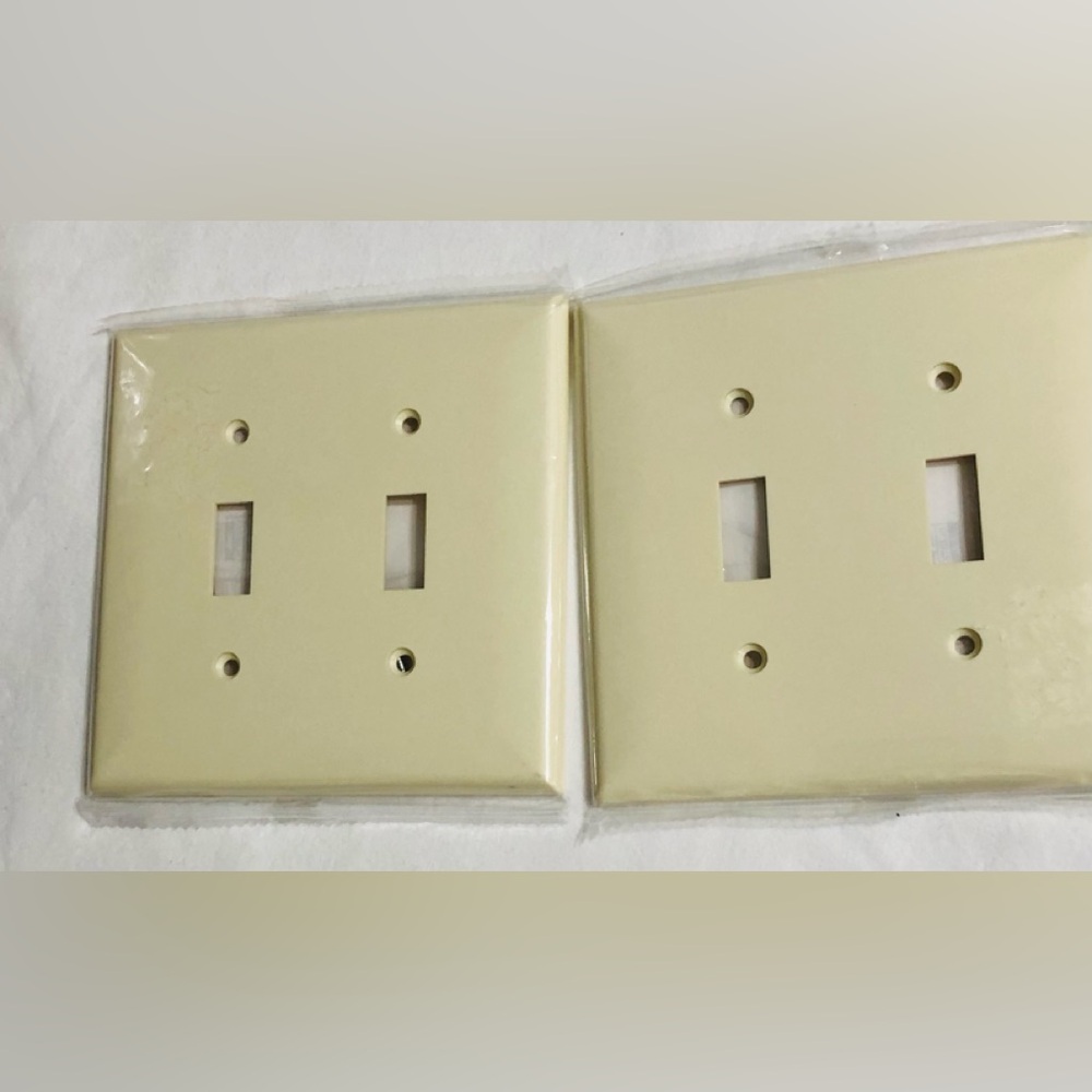 Hyper Tough oversized 2 PK Double toggle wall plate cream 
Light Switch Covers